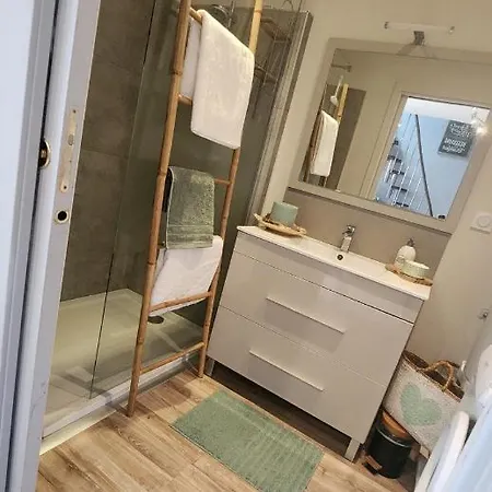 La Parenthese Etoilee ☆ דירה *